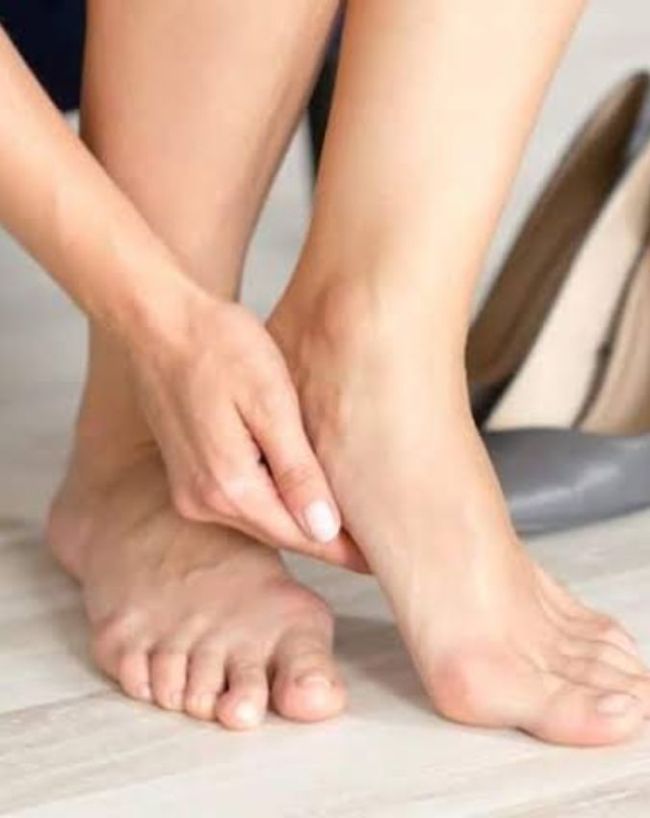 पैरों में दर्द रहना 