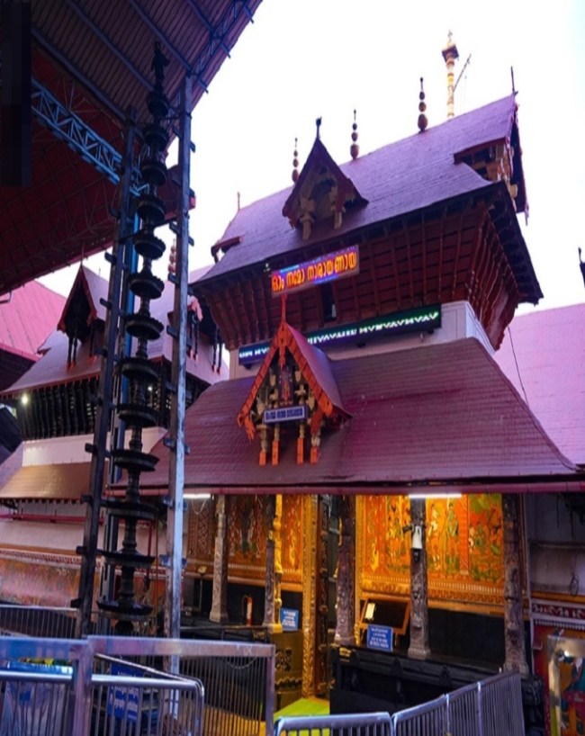 गुरुवायुर कृष्ण मंदिर में भी पारंपरिक ड्रेस कोड