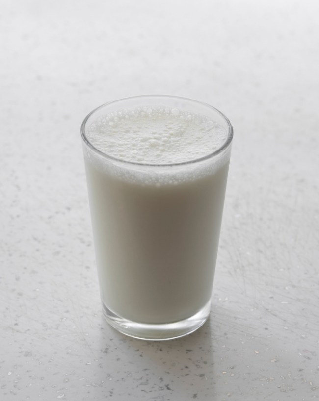 सेहत के लिए कितना फायदेमंद दूध