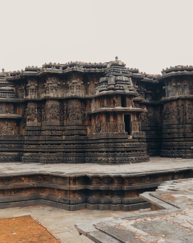 ताम्बडी सुरला मंदिर