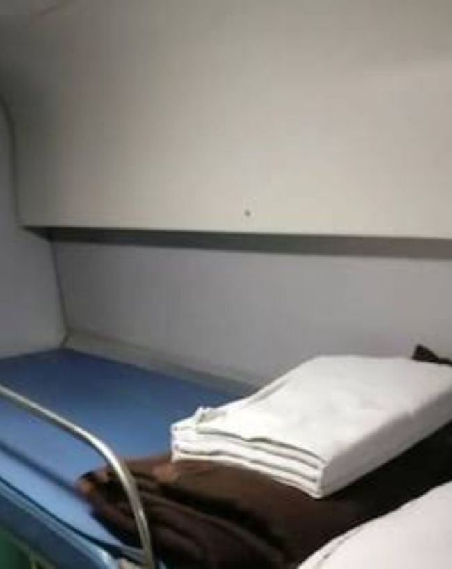 स्लीपर सीट पर बिछाना  